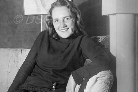 1932