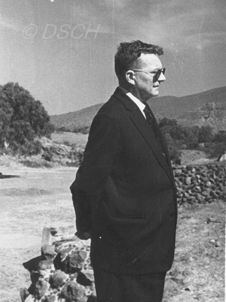 <p>В Клиф-хаус (Сан-Франциско). 25 октября 1959 года.…</p>