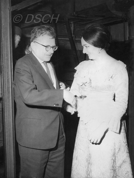 <p>Дмитрий Шостакович и исполнительница партии Катери…</p>