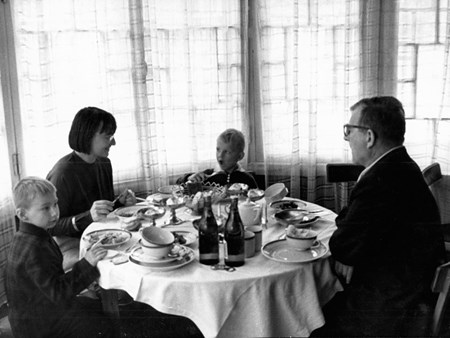 <p>With daughter Galina and grandsons Andrei and Niko…</p>