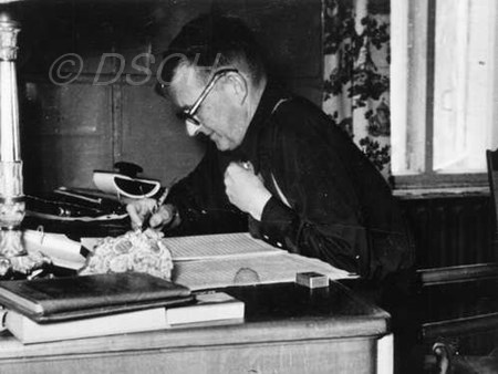 <p>На даче в Болшево в начале 1950-х годов, может быт…</p>